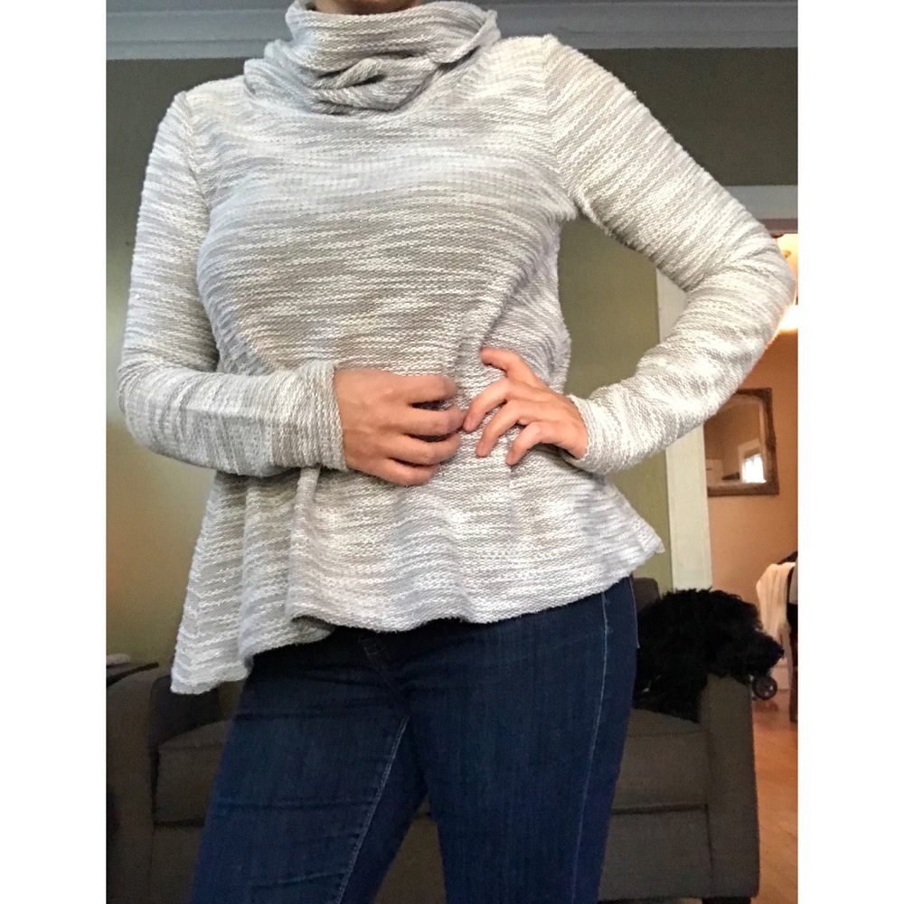 Cozy/Cute Gray Cowl Abercrombie Sweater Size Small